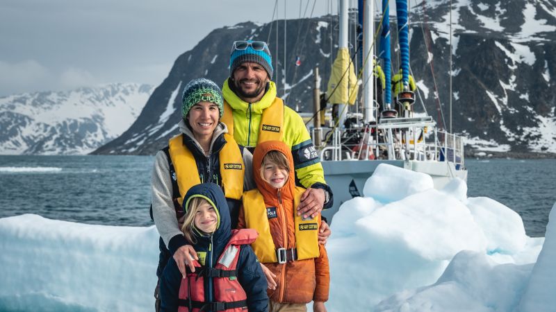 This family spends months at sea exploring the deep ocean