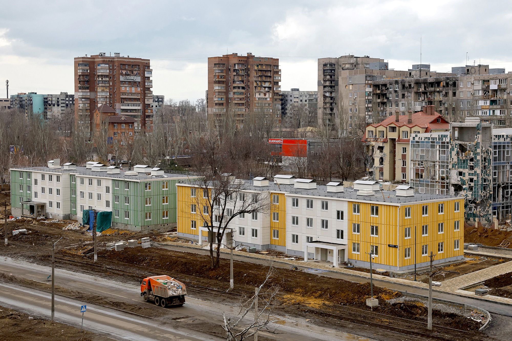 Mariupol: Content creators paint a rosy picture of life in the Russian-occupied  city, with support from the Kremlin | CNN