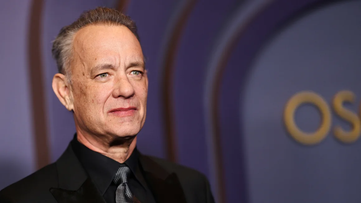 Tom Hanks advierte contra los anuncios engañosos de IA con su imagen “No se dejen engañar”