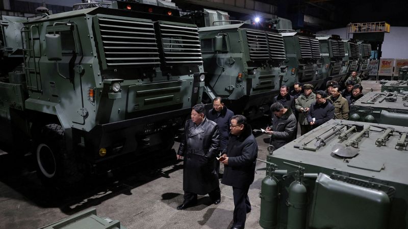 Севернокорейските фабрики, произвеждащи оръжия за Русия, „работят на пълен капацитет“, казва Южна Корея