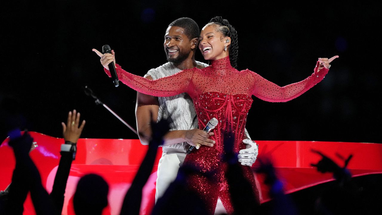 Feb 11, 2024; Paradise, Nevada, USA; Recording artist Usher and recording artist Alicia Keys perform during the halftime show of Super Bowl LVIII at Allegiant Stadium. Mandatory Credit: Kirby Lee-USA TODAY Sports