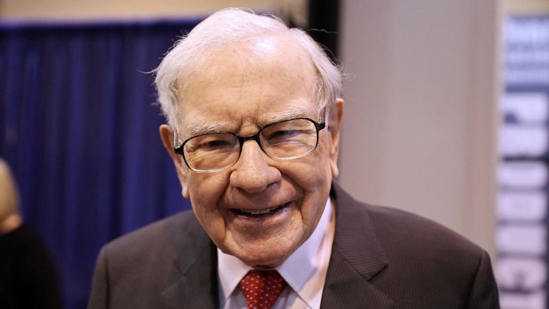 Read more about the article Warren Buffett compares AI to nuclear weapons in stark warning – CNN