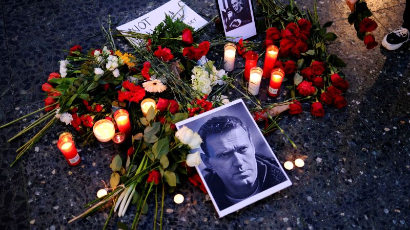 Становище: Съобщената смърт на Навални угаси последната надежда, която имах за бившия ми дом