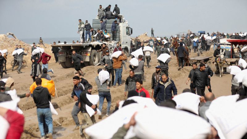САЩ може да отнеме 2 месеца и 1000 войници, за да построят плаващ кей за доставяне на помощ в Газа, казва Пентагонът