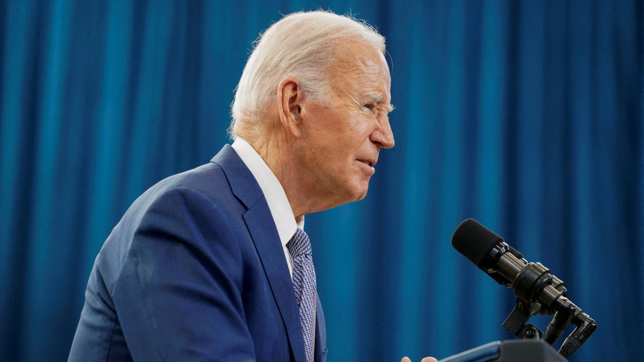 FILE PHOTO: U.S. President Joe Biden delivers remarks on his economic plan during a visit to Abbotts Creek Community Center in Raleigh, North Carolina, U.S., January 18, 2024. REUTERS/Nathan Howard/File Photo