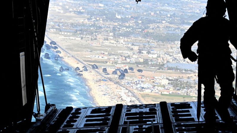 Fuerzas estadounidenses y jordanas lanzan ayuda aérea a Gaza