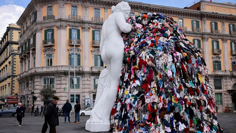 Неапол получава ново произведение на изкуството „Венера от парцалите“, след като оригиналът беше унищожен от пожар