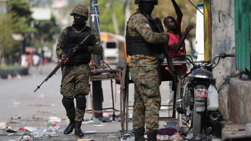 Haiti disaster: Armed males assault police stations close to Nationwide Palace as gang violence spirals | The Gentleman Report