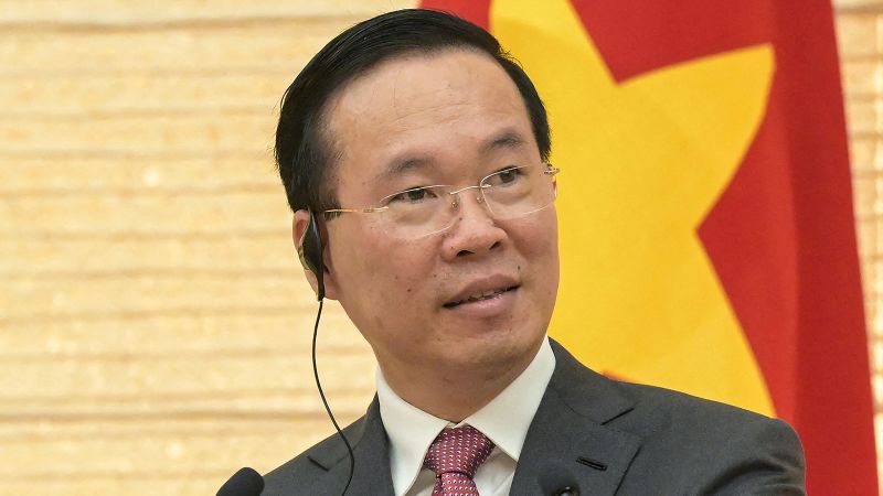 Виетнамската комунистическа партия прие оставката на президента Во Ван Туонг,
