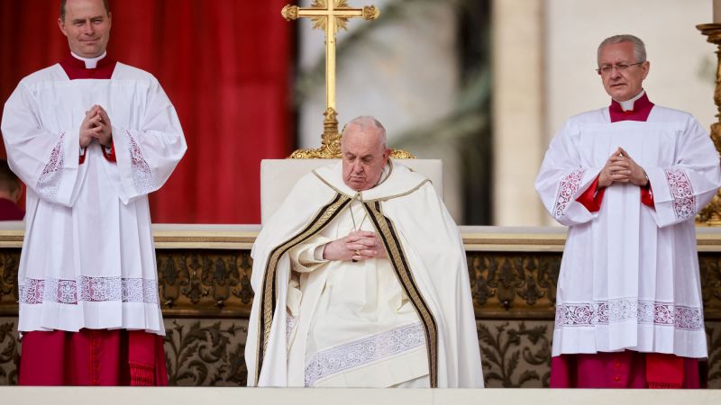 Concerns over Pope Francis’s health as he presides over Easter Mass