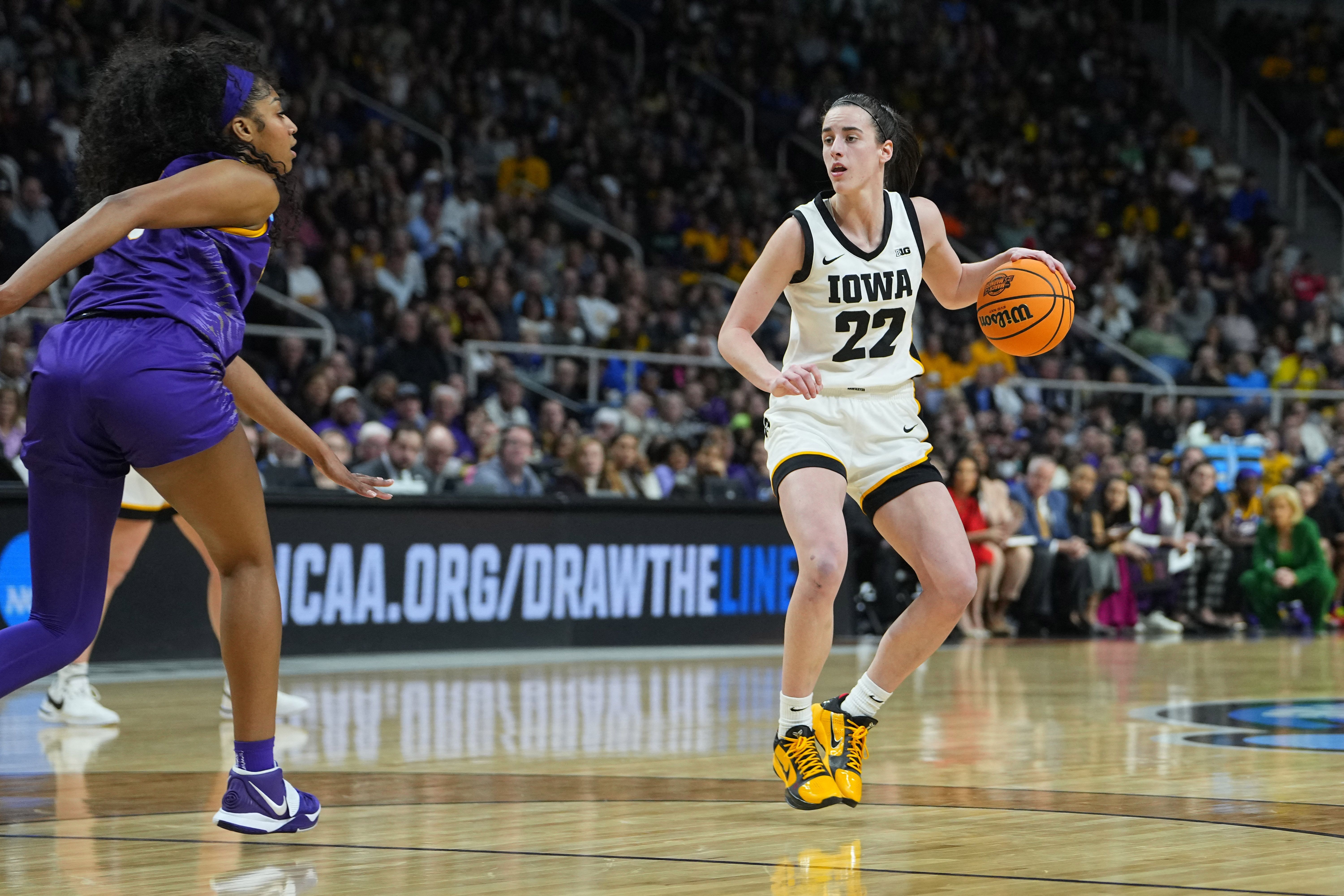 Caitlin Clark will head to the WNBA at a critical moment for the league |  CNN Business