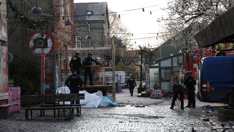 Дания закрива канабис „Pusher Street“ в хипи анклава Кристиания след смъртоносни стрелби