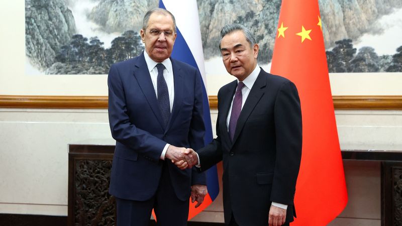 Китайският лидер Си се среща с руския Лавров като двама партньори за силни връзки