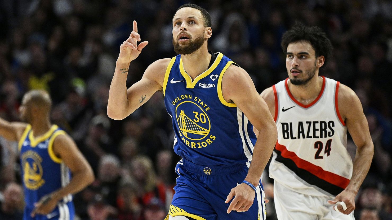 Steph Curry led the Golden State Warriors to a huge win over the Portland Trail Blazers.