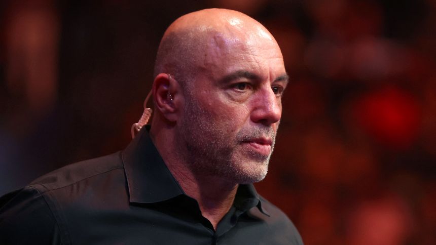Joe Rogan defends Kimmel and tells conservatives supporting censorship: 'Oh  my God, you're crazy' | CNN Business