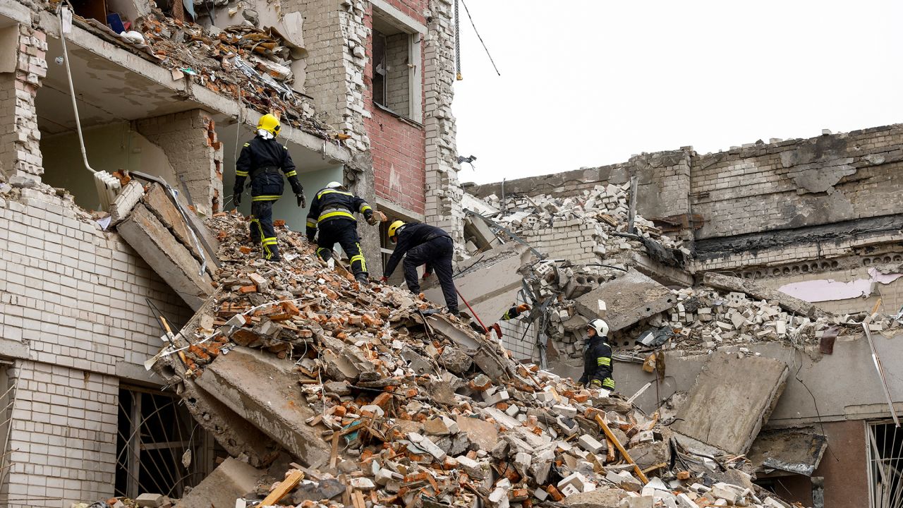 Rescuers work at the site of a destroyed hotel during a Russian missile strike, amid Russia's attacks on Ukraine, in Chernihiv, Ukraine April 17, 2024. REUTERS/Valentyn Ogirenko