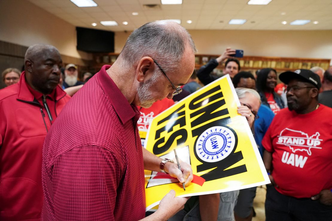 President of the United Automobile Workers Shawn Fain endorsed Zohran Mamdani, who is running for New York City mayor.