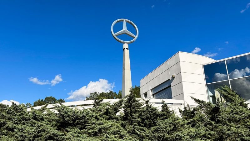 Автомобилни работници в завод на Mercedes Benz в Алабама гласуваха