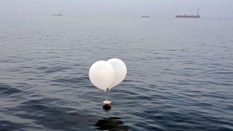 Северна Корея изпраща нова вълна от балони за боклук в Южна Корея