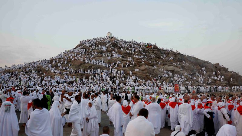 Six Hajj pilgrims die from heatstroke in Mecca, as temperatures head for 118 degrees Fahrenheit | CNN