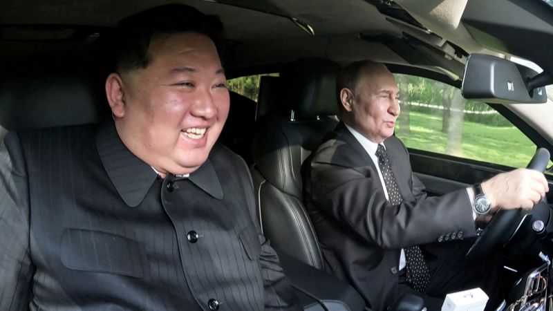 Путин и Ким са видени да се смеят в руска лимузина след подписване на пакт за взаимна отбрана