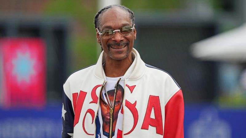 Snoop Dogg to Carry Olympic Flame in Paris