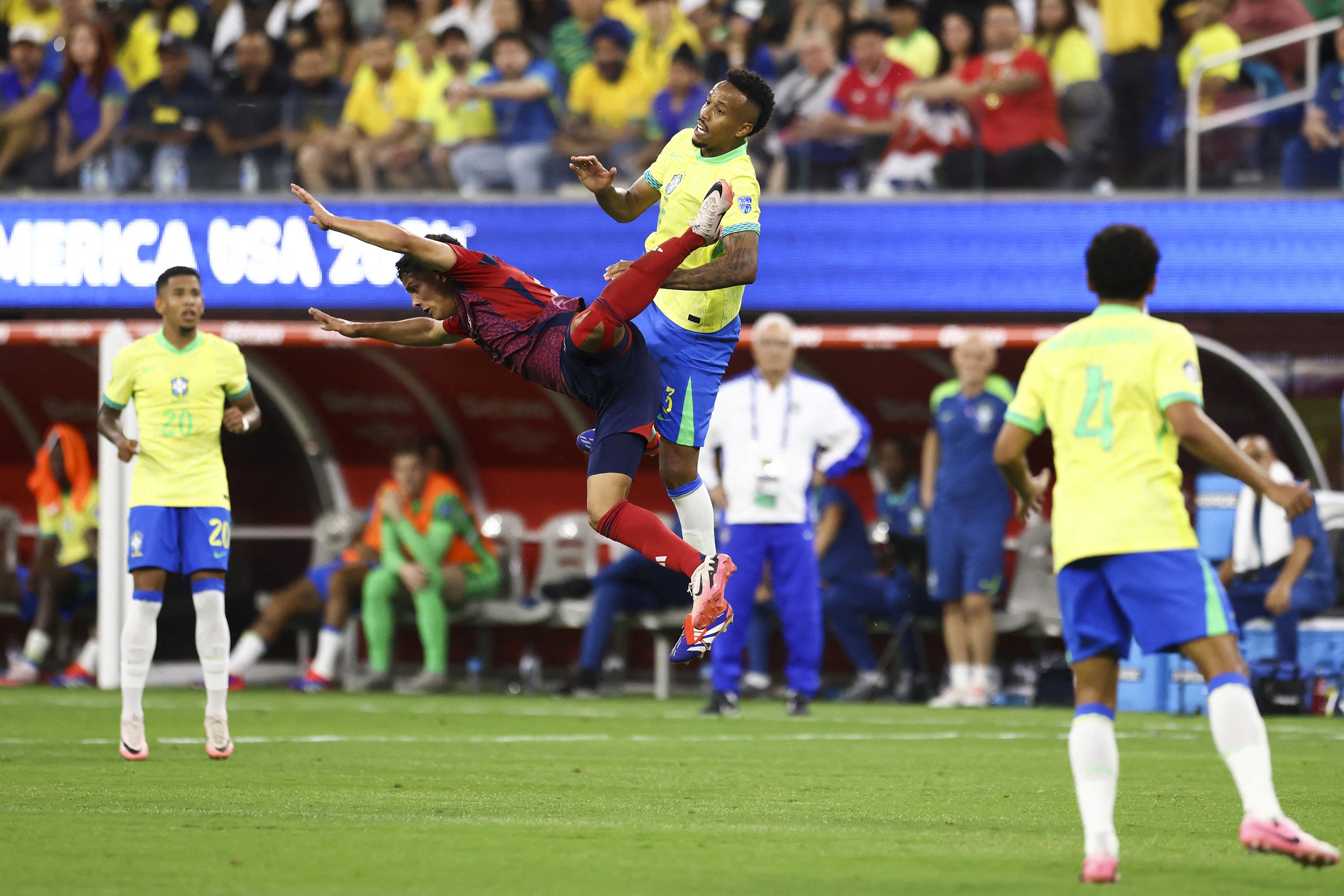 Neymar cuts a frustrated figure as he watches wasteful Brazil draw 0-0 at  Copa América | CNN