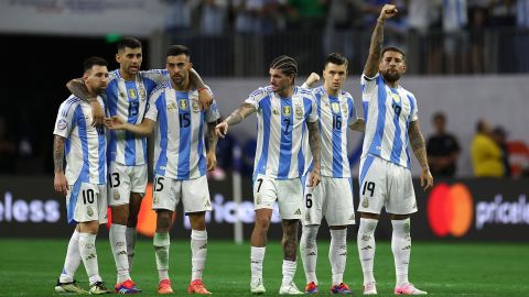 Soccer Football - Copa America 2024 - Quarter Final - Argentina v Ecuador - NRG Stadium, Houston, Texas, United States - July 4, 2024
Argentina's Lionel Messi and Cristian Romero react during the penalty shootout REUTERS/Agustin Marcarian