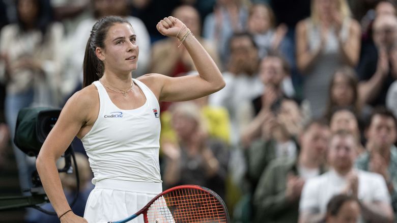 Jul 7, 2024; London,United Kingdom; Emma Navarro of the United States celebrates winning her match against Coco Gauff of the United States (not shown) on day seven of The Championships at All England Lawn Tennis and Croquet Club. Mandatory Credit: Susan Mullane-USA TODAY Sports