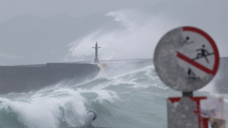 Waves break against the protecting walls as Typhoon Gaemi approaches in Keelung, Taiwan July 24, 2024.