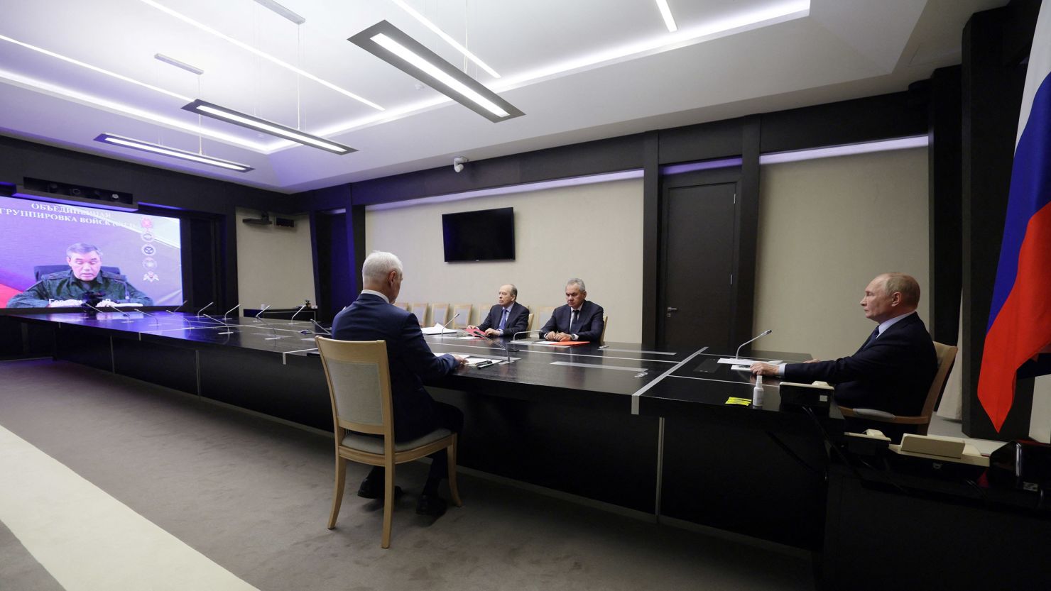 Vladimir Putin có cuộc họp tại Moscow vào ngày 7 tháng 8 với các quan chức cấp cao về cuộc tấn công của Ukraine vào khu vực Kursk của Nga.