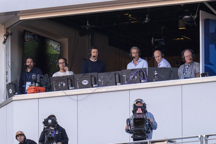 Brady (center left) is the lead analyst for Fox Sports' NFL coverage.