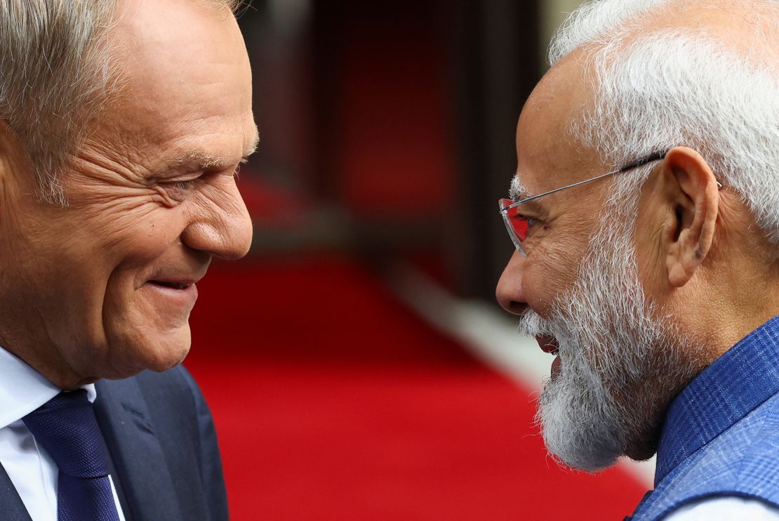 Tusk welcomes Modi in Warsaw.