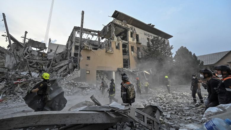 Latest Updates and Insights on the Ukraine War: Key Developments, Humanitarian Impact, and Future Prospects