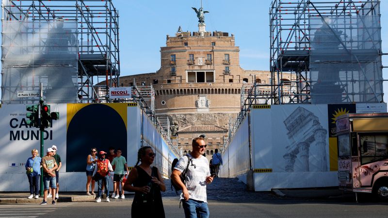 Renovations have left Rome in chaos. Now 35 million visitors are about to descend