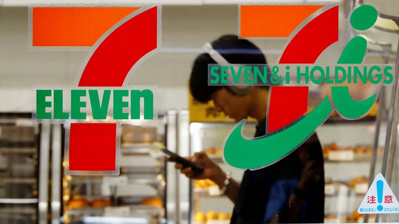 Операторът на 7 Eleven отхвърли начална оферта от собственика на