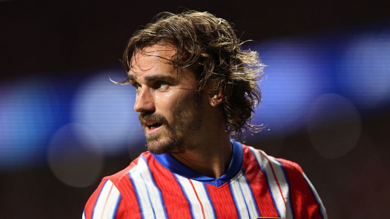 Soccer Football - Champions League - Atletico Madrid v RB Leipzig - Civitas Metropolitano, Madrid, Spain - September 19, 2024 Atletico Madrid's Antoine Griezmann reacts.