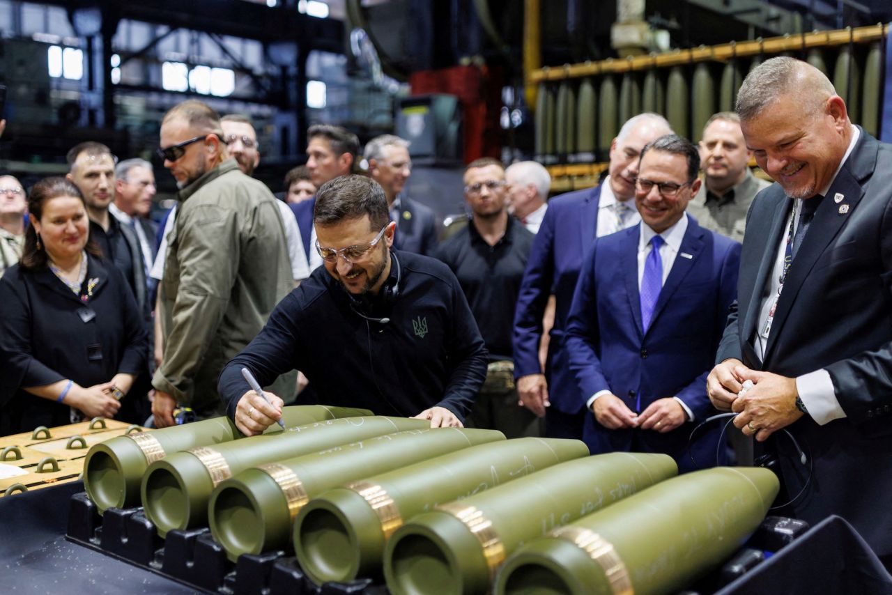 Ukrainian President Volodymyr Zelensky visits the Scranton Army Ammunition Plant in Pennsylvania, on September 22.