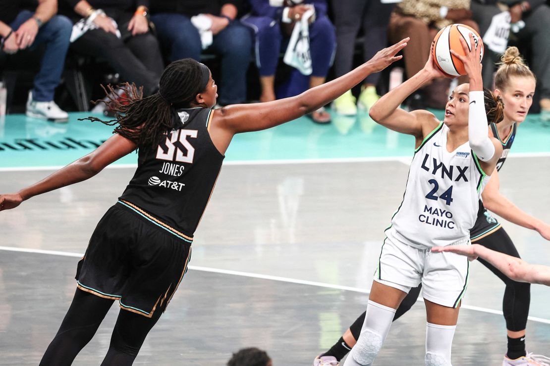 Collier knocks down a jumper to help the Lynx win Game 1.