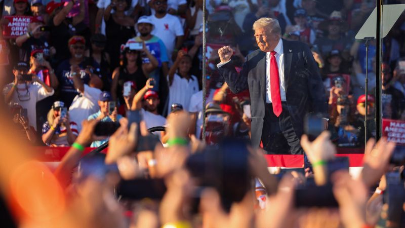 Trump keert terug naar ‘het centrum van alles’ tijdens de bijeenkomst in Madison Square Garden