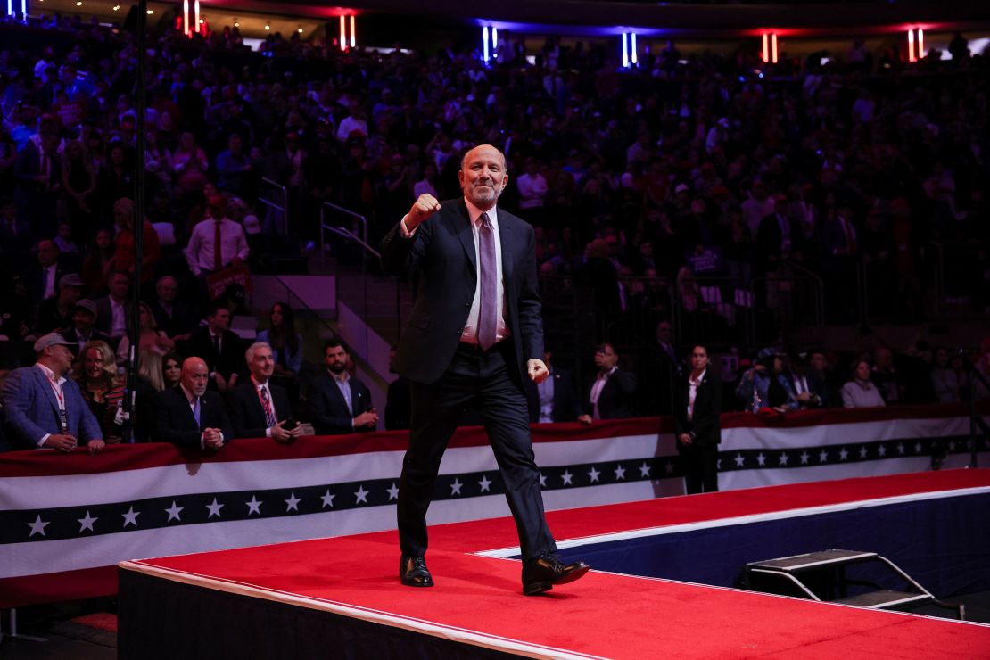 CEO da Cantor Fitzgerald Howard Lutnick participa de um comício pelo candidato presidencial republicano e ex-presidente dos EUA, Donald Trump, no Madison Square Garden, na cidade de Nova York, EUA, em 27 de outubro de 2024.