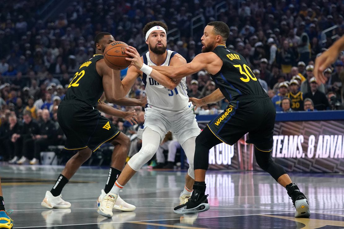 Thompson (No. 31) and Curry (No. 30) guarded each other for large parts of Tuesday's game.