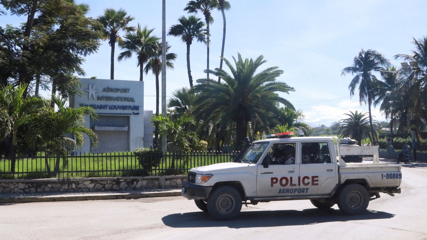doctors-without-borders-halts-operations-in-haitis-capital-citing-police-threats
