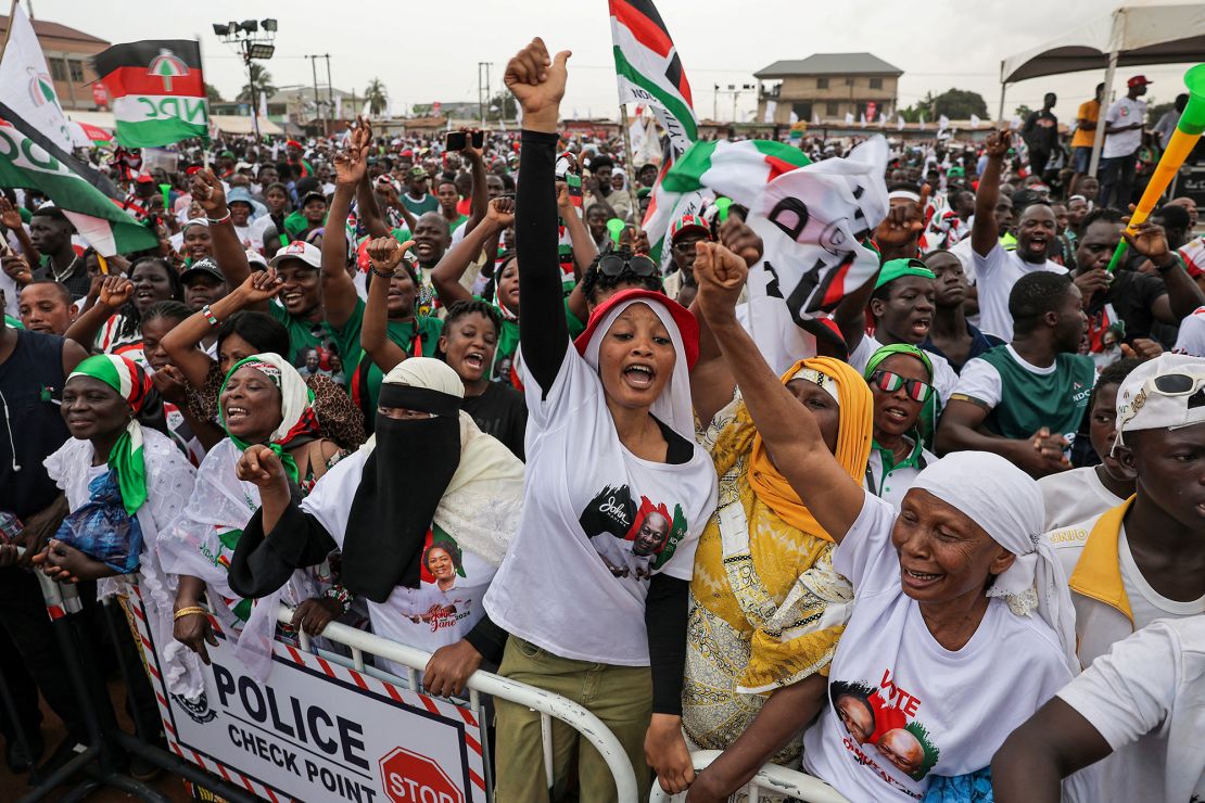 Supporters of National Democratic Congress (NDC) presidential candidate John Mahama react during his final election campaign rally, in Accra, Ghana December 5, 2024.