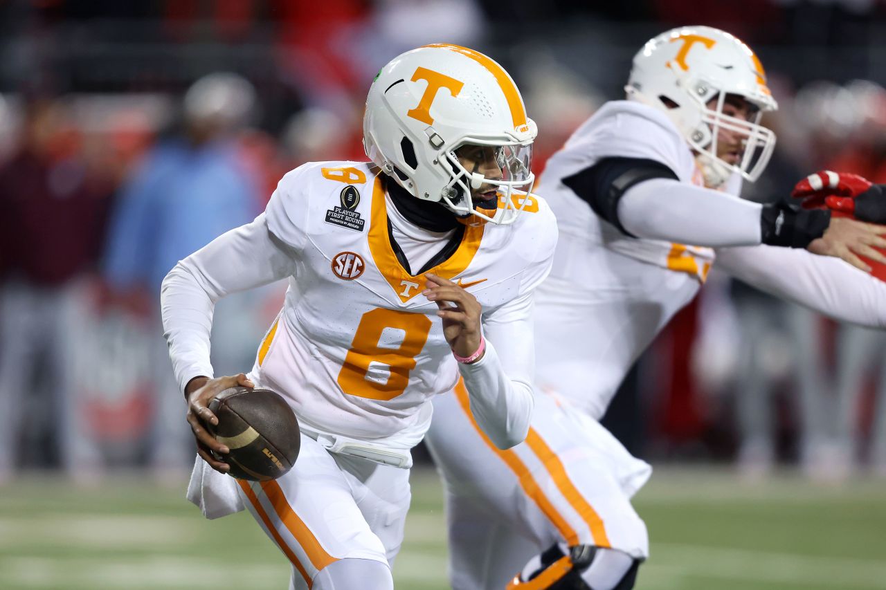 Tennessee quarterback Nico Iamaleava looks to pass during the first half.