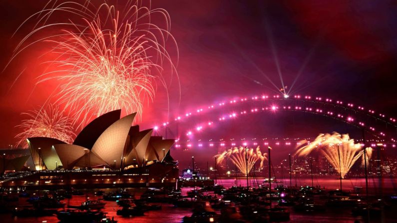 Fuegos artificiales sobre la Ópera de Sydney.