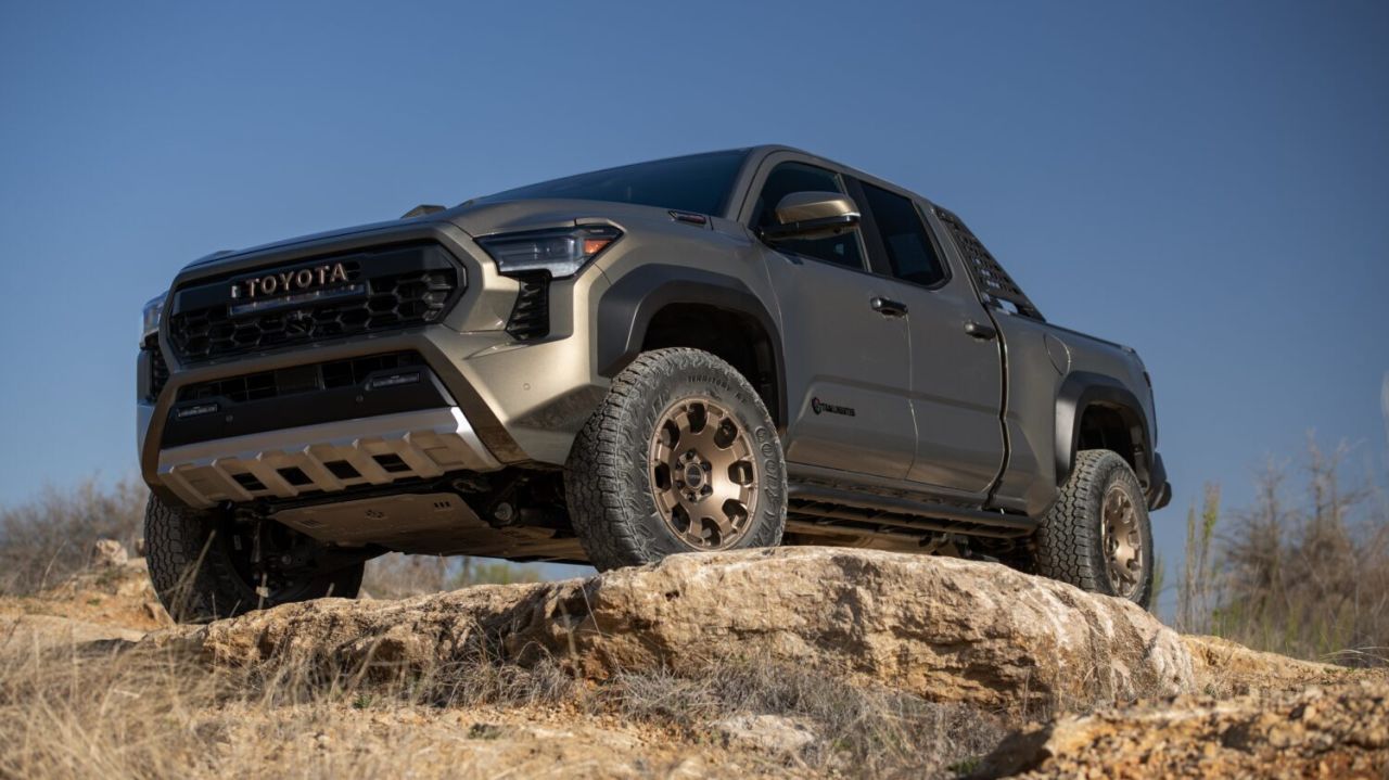 2024_Toyota_Tacoma_Trailhunter_Bronze-Oxide_001-1500x1000.jpg