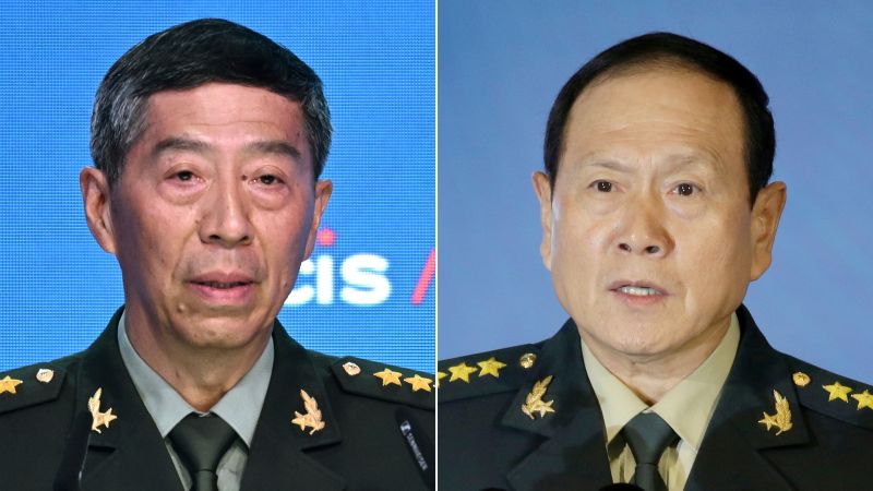 الصين تطرد وزيري الدفاع لي شانغفو ووي فنغ هي من الحزب الشيوعي مع تعمق حملة تطهير الفساد