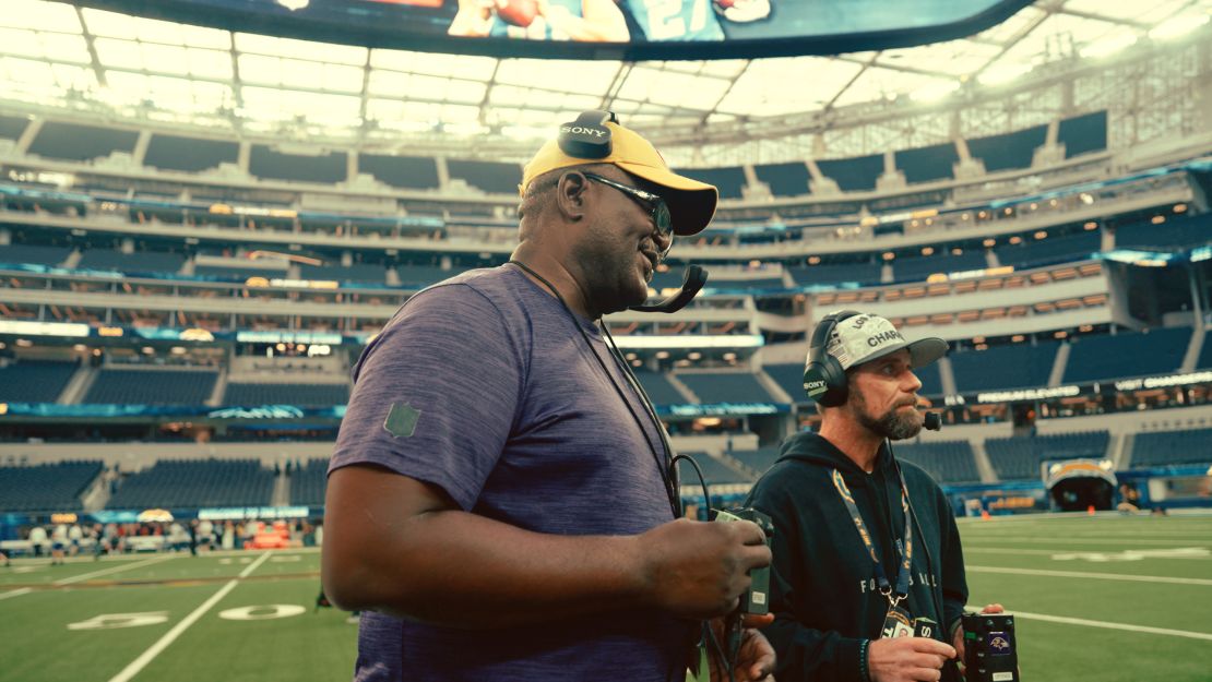 Sony is giving NFL’s coaches headsets a significant makeover | The Gentleman Report Industry