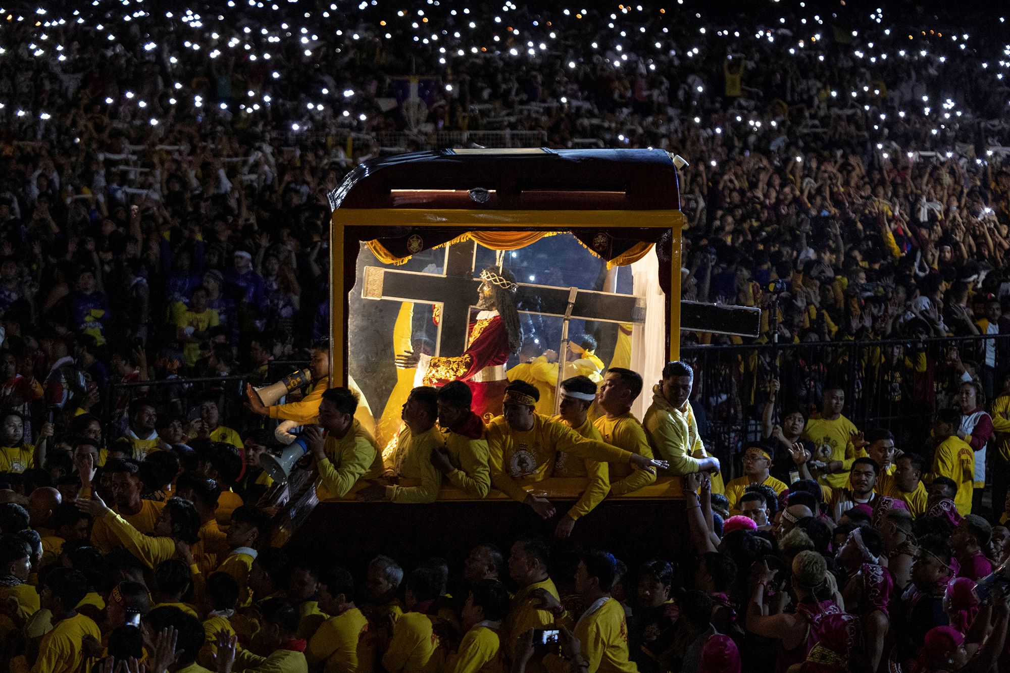 Devotees gather for the⁤ Black Nazarene procession in the Philippines